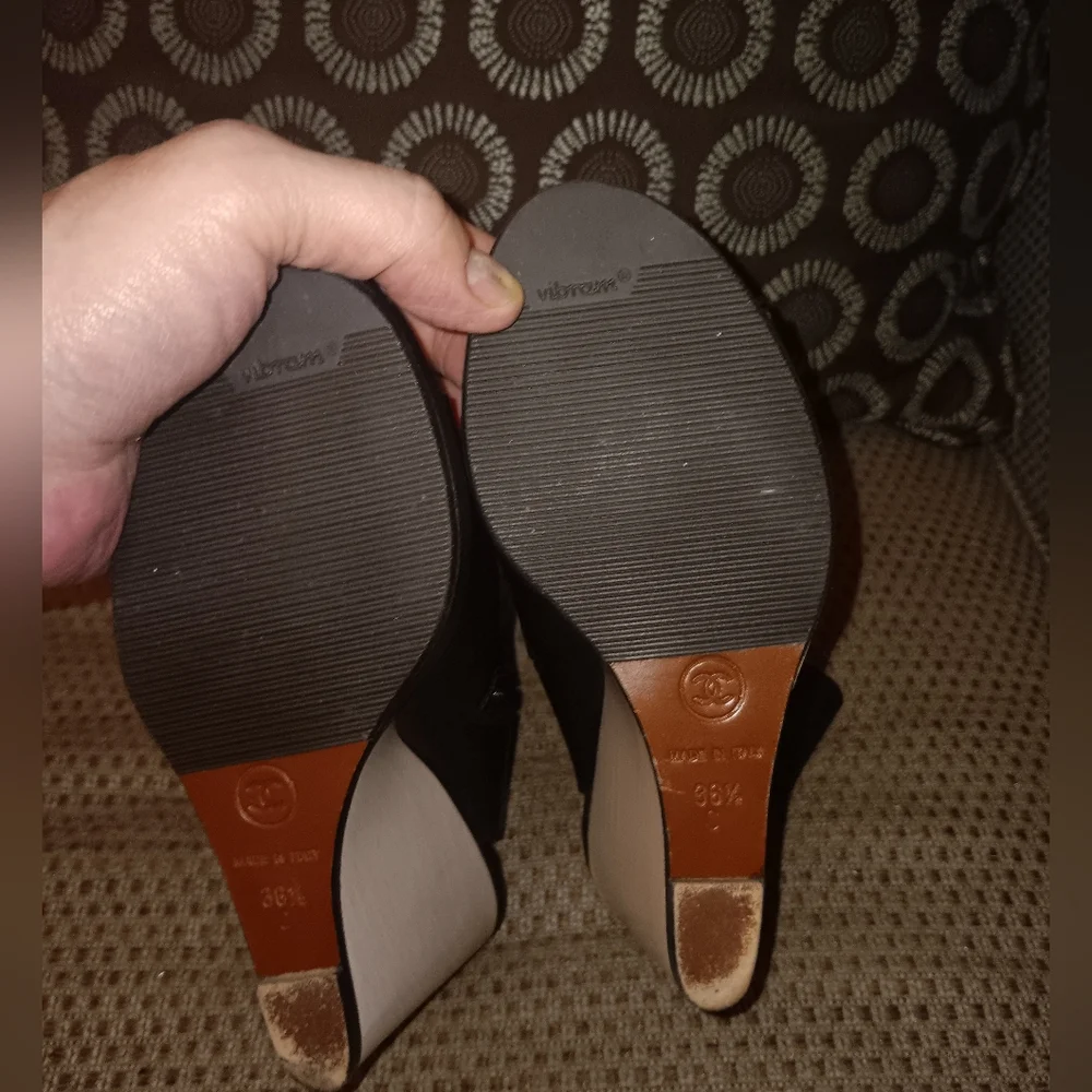 Chanel CC Leather Boots Size 6.5 - Picture 6 of 6